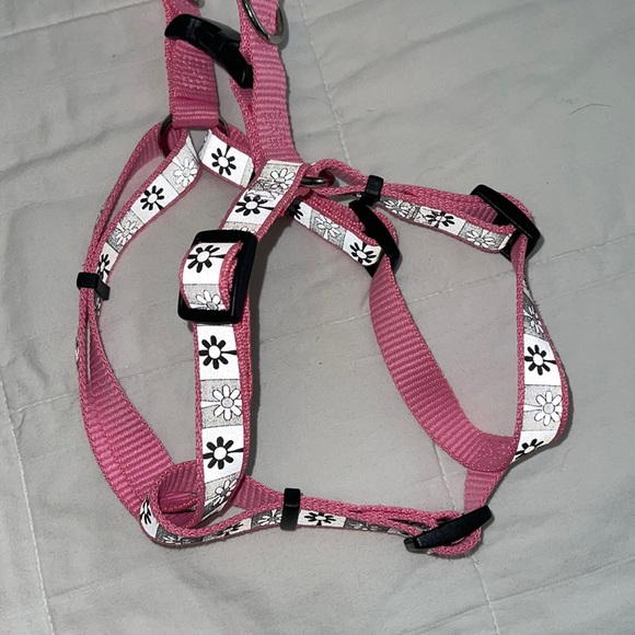 Set of Reflective Dog Harness & Leash. Medium